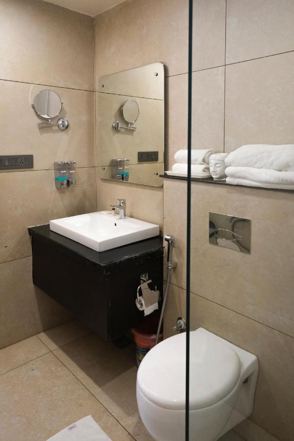 The Wallflower Hotel Kota  Kültér fotó